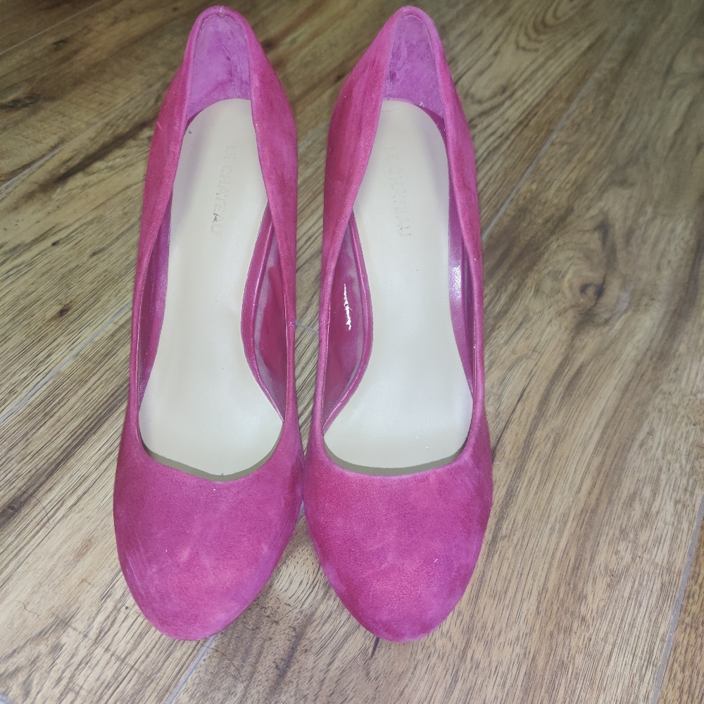 Le Chateau red velvet pumps size 8.5